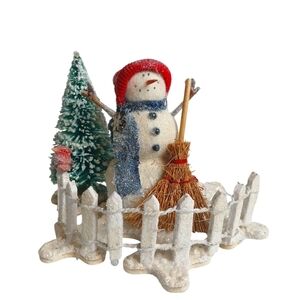 Christmas Decor Collectable Creations Backyard Snowman Wood Fabric Figurine New